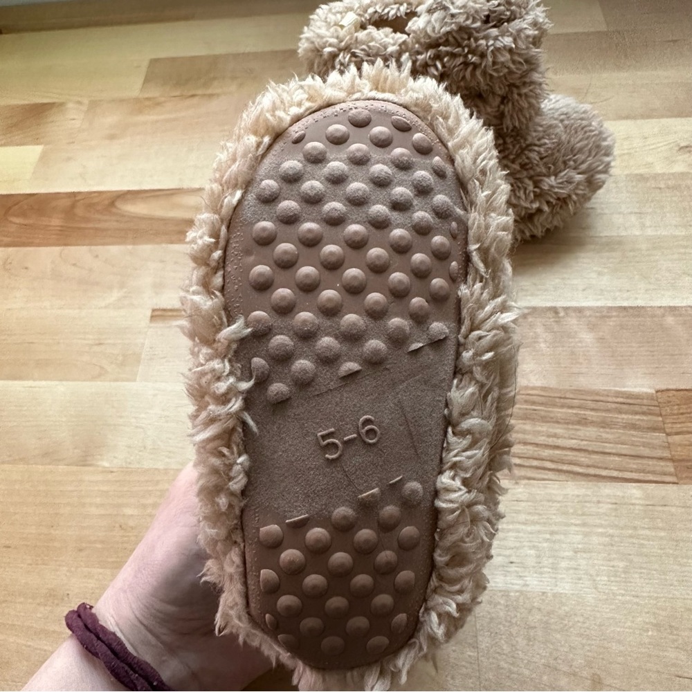 GAP | Toddler Brannan Bear Slippers | 5-6 - Picture 8 of 9